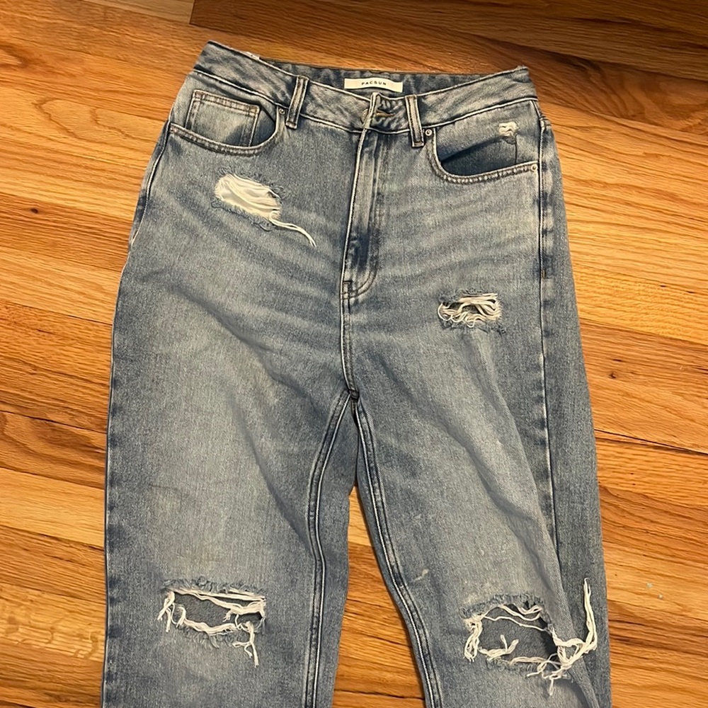 PacSun 90’s Boyfriend light blue ripped jeans